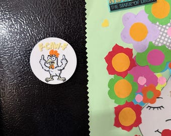 Funny Chicken Fridge Magnet – Rude Rooster Cartoon Magnet – Novelty Kitchen Decor – Magnetic Pin Badge Gift