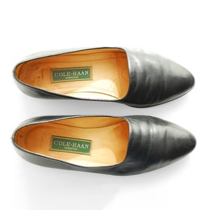 vintage Italian black leather shoes / pointed toe flats / size 7 image 1