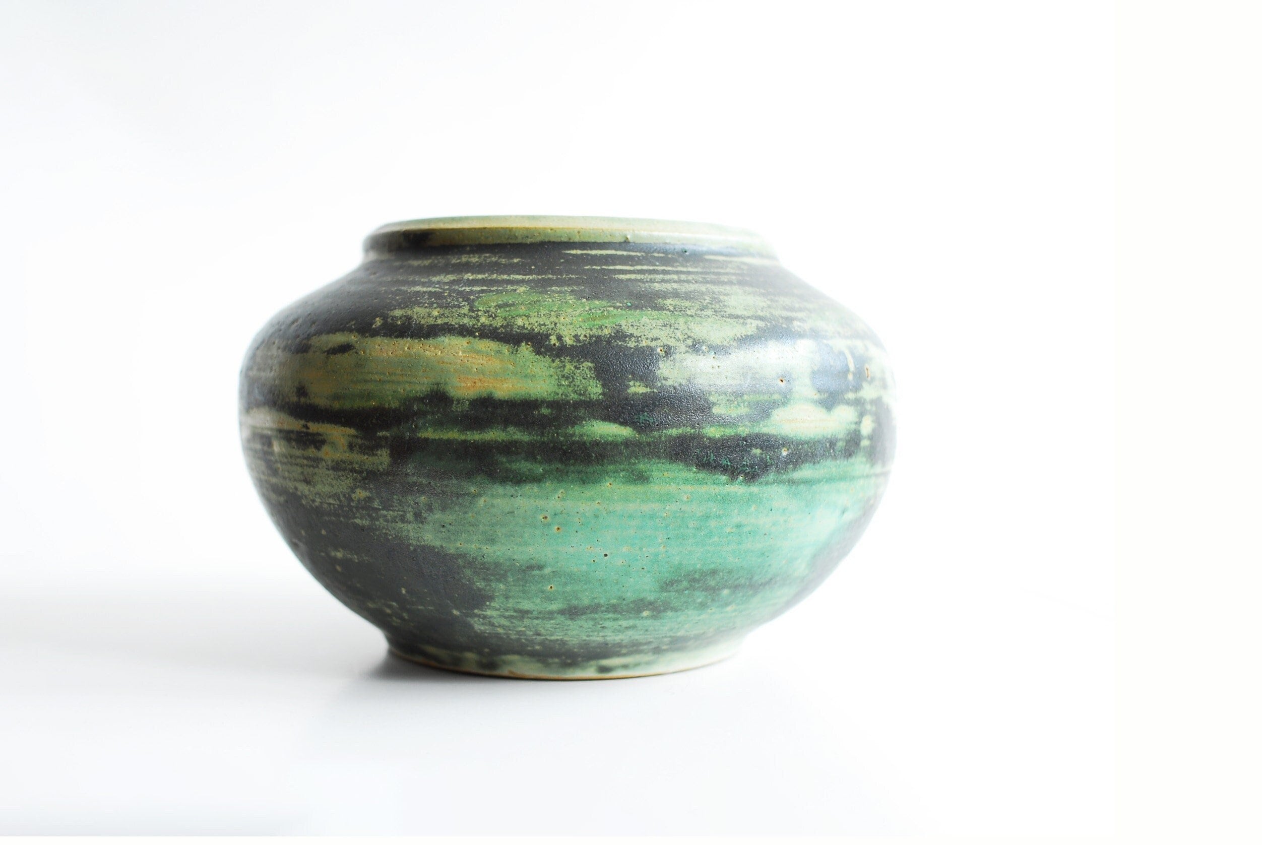 ヴィンテージのグリーンスタジオ陶器の花瓶 - Etsy 日本