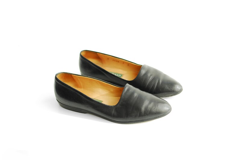 vintage Italian black leather shoes / pointed toe flats / size 7 image 2