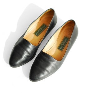 vintage Italian black leather shoes / pointed toe flats / size 7 image 3