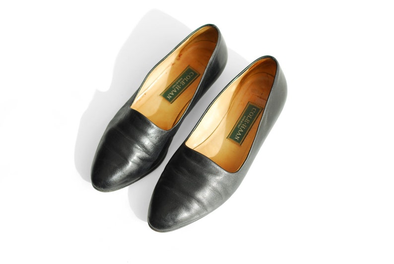 vintage Italian black leather shoes / pointed toe flats / size 7 image 3