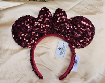 Tiara com orelhas da Minnie em lantejoulas vermelho-escuras e cor bordô