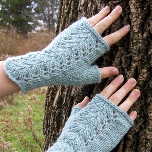 Easy Lace Back Fingerless Gloves Knitting PATTERN PDF: Isabel Mitts