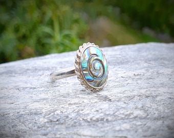 New Zealand Paua shell and sterling silver vintage ring~ Moana ring with Koru engraving