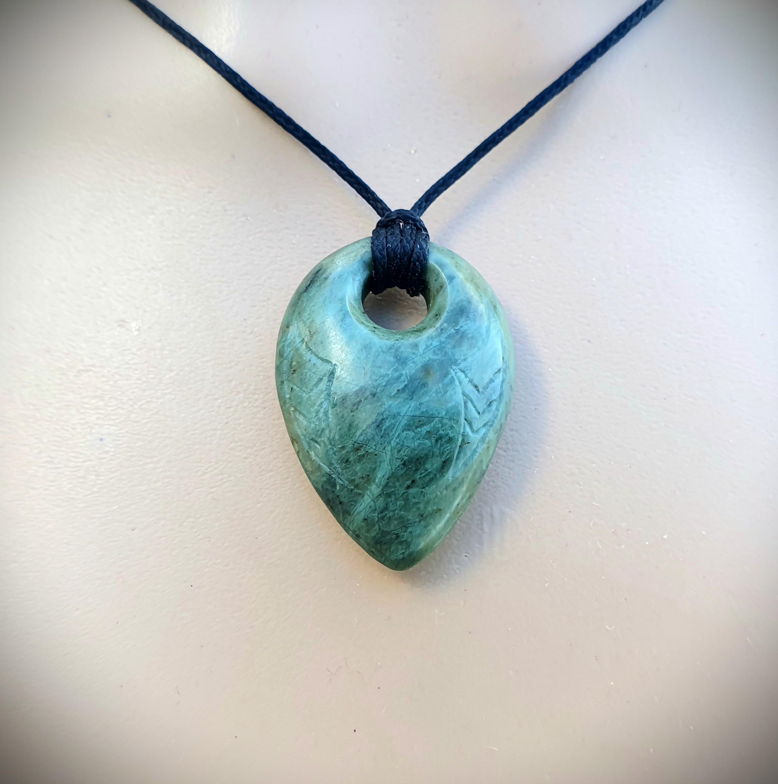 Pounamu stone - Etsy 日本