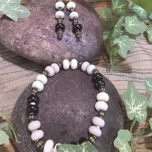 Retro Black,White and gold bead earrings and braclet