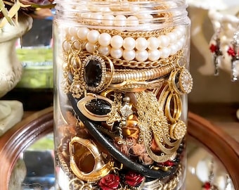 Scatola portagioie misteriosa curata: collezione a sorpresa di gioielli vintage, boho e delicati regali per lei