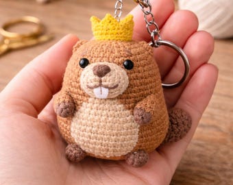 Llavero amigurumi Hoppers, castor de ganchillo hecho a mano con corona, lindo adorno de animal para bolso, regalo de peluche kawaii