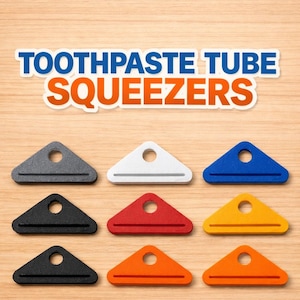 Puede incluir: Exprimidores de tubos de pasta de dientes en varios colores: gris, blanco, azul, negro, rojo, amarillo y naranja. Cada exprimidor es triangular con un agujero y una ranura para el tubo. El texto "TOOTHPASTE TUBE SQUEEZERS" está en la parte superior.