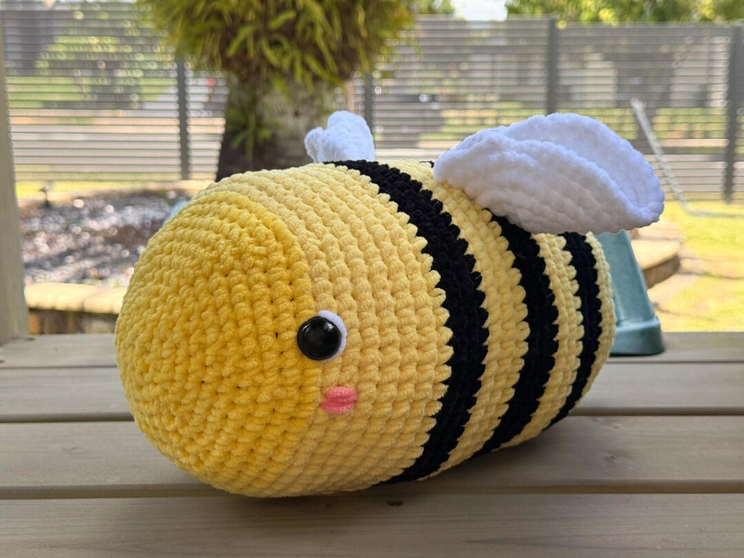 Giant Bumble Bee Crochet Pattern - Etsy UK