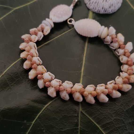 Shell Bracelet Momi Kahelelani Shell Bracelet Traditional Hawaiian Shell Jewelry Eco-Friendly Collected Kauai Kahelelani Shells Momi Aloha