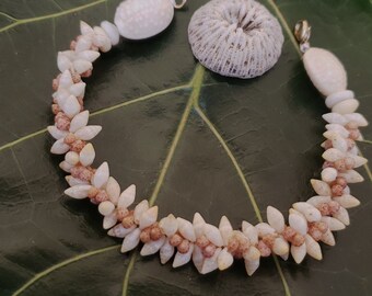 Kahelelani Muschelarmband Laike Muschelarmband Kauai Art Muschel Schmuck natürliche Eco freundliche Hand gepflückt Muscheln Niihau Muscheln gesammelt Kauai