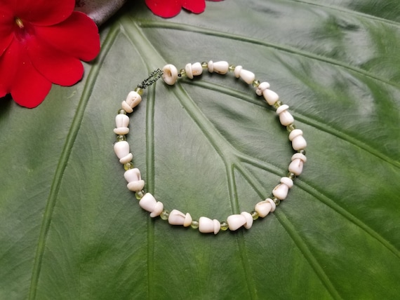 Peridot Bracelet Beach Bracelet Puka Shell Bracelet Hawaii Shell Bracelet Kauai Puka Shell Bracelet Island Seashell Jewelry Mermaids Jewelry