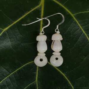 Puka Muschel Ohrringe: Zwerg Kegelmuscheln, Puka Muscheln, Sterling Silber, Kauai Schmuck, Hawaiianische Muschel Ohrringe, Strand Muschel Ohrringe
