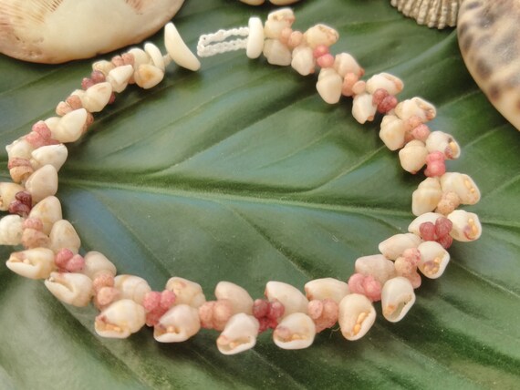 Hawaiian Shell Bracelet Heliconia Bracelet Momi Kahelelani Shell Bracelet Kauai Handmade Bracelet Shells Mermaids Jewelry Rare Shells