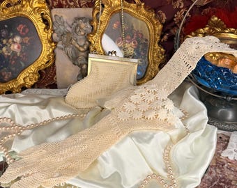 Gants édouardiens au crochet en ivoire vers 1910-1920 | Gants en dentelle florale | Début du 20e siècle