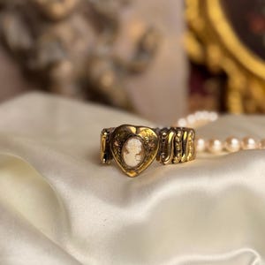 Cameo-armband met geliefde WO II – goud op sterlingzilver, hartmedaillon, romantische sieraden jaren 40