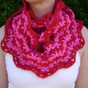 Crochet Pattern - Crochet Cowl - V Stitch Ripple - PDF Pattern