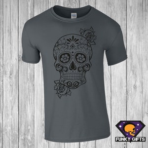 Free Roblox T-shirt white n' black skull tee 💣☠️