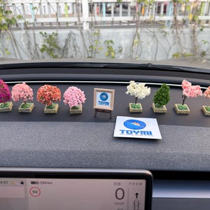 Niedlicher Mini Baum Auto-Armaturenbrett-Dekor, Topfpflanzen-Armaturenbrett-Zubehör, Autozubehör für Frauen / Männer