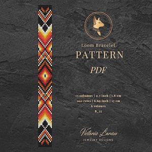 Può includere: Un modello di braccialetto a telaio in PDF con un design geometrico in nero, bianco, giallo, arancione e rosso. Il testo include: Loom Bracelet PATTERN PDF, 13 colonne | 1,8 cm, 100 righe | 17 cm, 6 colori, B_57 e Victoria Loran Jewelry Designs.
