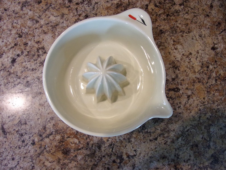 Hall Cattail Juicer