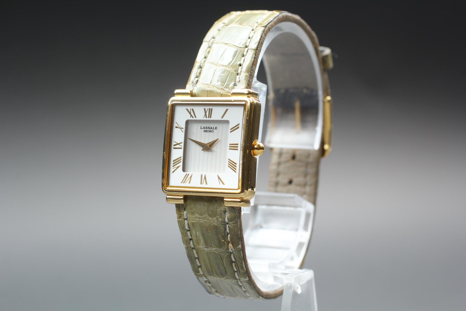 SEIKO LASSALE 1F20-5150 タンク ローマン シェル Vintage 