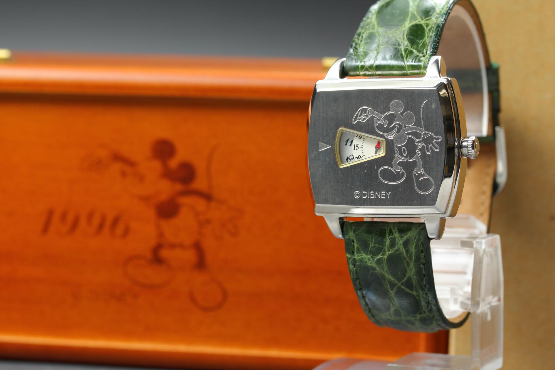 MINT W/music Box