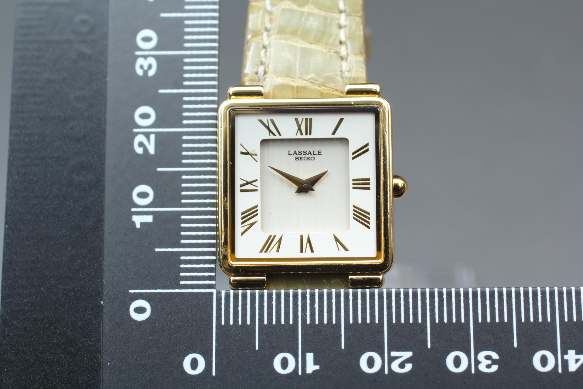 SEIKO LASSALE 1F20-5150 タンク ローマン シェル SEIKO LASSALE 1F20-5150 タンク ローマン シェル SEIKO LASSALE 1F20