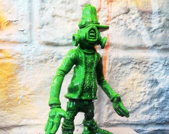 HOAKSER - Masked Graffiti Character Statue Resin Figure Sculpture neon green