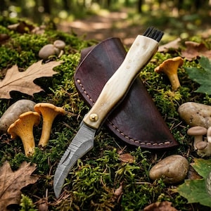 Handcrafted Damascus Steel Mushroom Harvesting Tool | Curved Foraging Knife with Rosewood Handle & Leather Sheath