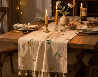 Bestickter Leinentischläufer mit Quasten, Rustikale Bauernhaus Tischdekoration, Floral Leinen Tischläufer, Esstisch Dekoration