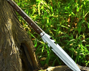 Lanza de acero forjado a mano con mango de madera tallada, para coleccionistas.