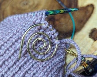 Swirl Cable Needle for Knitting: Goldtone or Silvertone, US Size 0