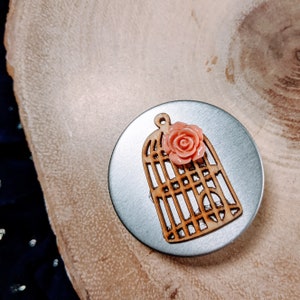 Birdcage Knitting Notions Tin: Rose Embellishment, Stitch Marker Set