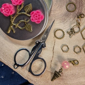 Sakura Branch Knitting Notions Tin: Stitch Markers & Scissors Set