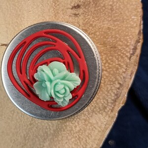 Tiny Notions Tin: Floral Embellishment, Stitch Marker Gift Set