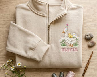 Besticktes Blumen-Mama-Gans-Sweatshirt, Mama-Geburtstags-Outfit, personalisierte eine glückliche Mama-Crewneck, Mutter-Gans-Crew, Geschenk für Mama
