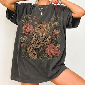 Tiger Comfort Colors Shirt, Easy Tiger T-Shirt, Tiger Graphic Tshirt, Retro Vintage Tiger Shirt, Preppy Tiger Gift, Cute Animal Print Tee