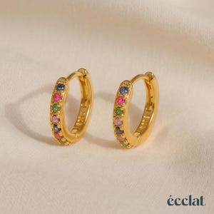 Boucles d'oreilles en zircone multicolore, créoles en acier inoxydable, boucles d'oreilles Huggie colorées, créoles pavé CZ, boucles d'oreilles Dainty Huggie Gold