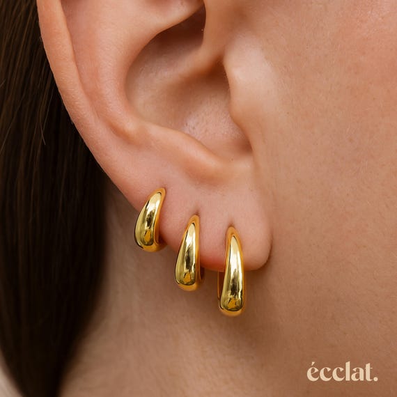 Chunky Huggie Hoop Earrings, 18k Gold Plated Hoop Earrings, Oval Hoop Earrings, Minimalist Huggie Hoop Earrings, Tiny Gold Hoop Earrings