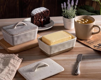 Personalized Ceramic Butter Dish with Lid,Engraved Name Vintage Butter Keeper,Housewarming Christmas Newlywed Wedding Gift,2 Colors, 5 Fonts