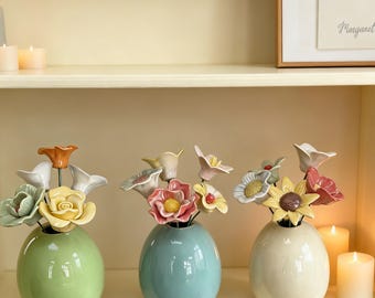 Mini Ceramic Bud Vase Set - Choose Your Color, with 5-Piece Surprise Flower Blind Box, Adorable Mother‘s Day Gift & Shelf Decor