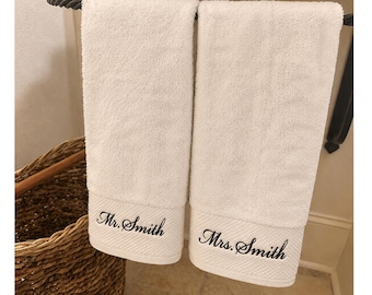 Luxury Personalized Cotton Towel, Custom Embroidered Bath Towel, Elegant Wedding Gift, Monogram Bathroom Decor, Mr Mrs Gift