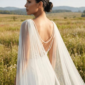 Capa de novia con perlas, capa larga de tul para bodas de primavera, cola de novia con longitud de catedral, capa de ilusión para vestidos sin espalda