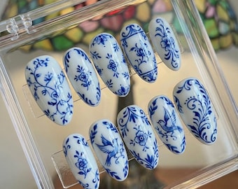 Kintsugi Press On Nails | Blue White Porcelain, Gold Crackle, Floral Art