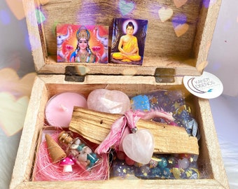 Heart Meditation Gift Box Follow Your Heart. 12 pcs Heart Chakra healing kit: mala, natural stone, inciense, candle & more!