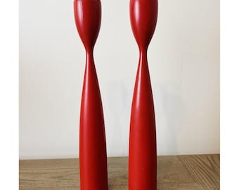 Par de portavelas de madera estilo tulipán, estilo MCM danés, vintage, 11,5 cm, Dinamarca, rojo.