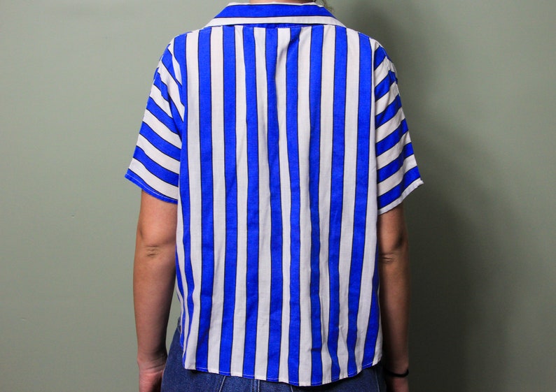 Vintage 1990s California Happenings Vertical Stripe Print Short Sleeve Button Up Collared Shirt Size Large Made in USA